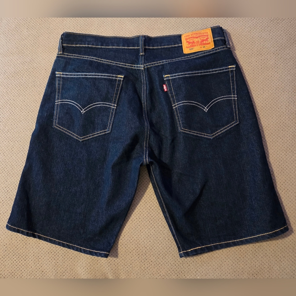 Levi's 505 men's W36 jean shorts dark wash Levi Strauss Preowned jean shorts. - Picture 2 of 11